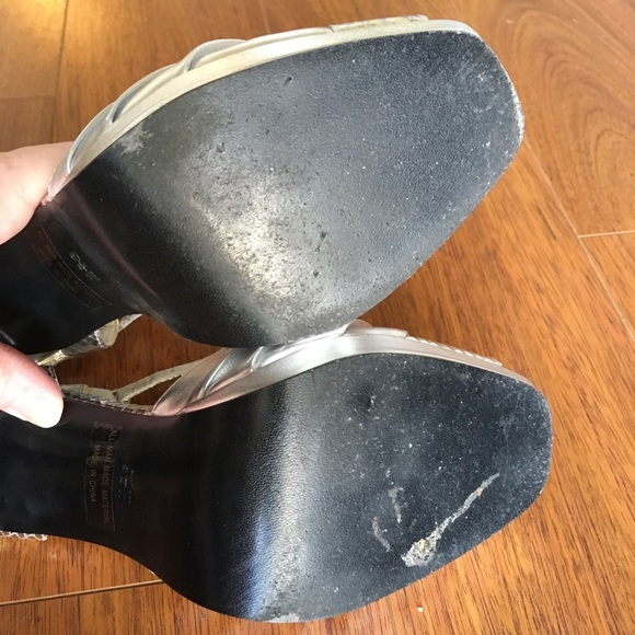 Silver heels 9 1/2 wide - Picture 6 of 6